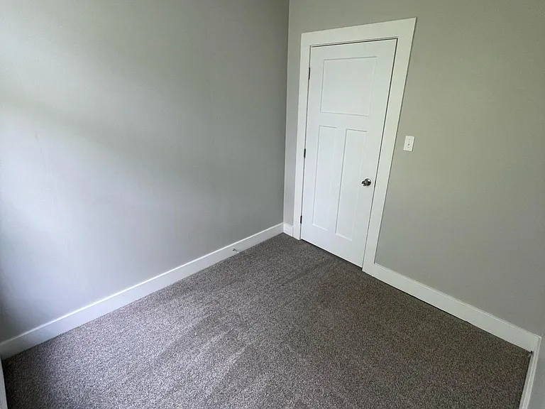 920 Caledonia St — Photo 16