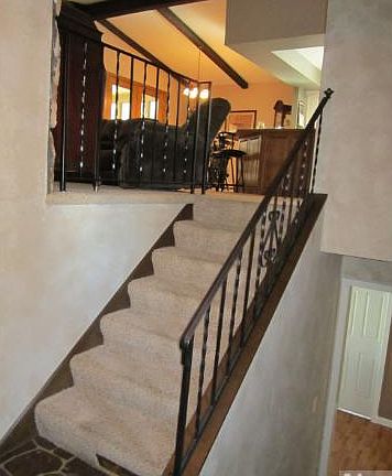 4th image of 1327 Oakview Way