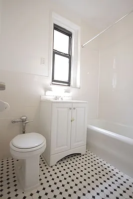 Rented by Your Vanity Realty | media 25