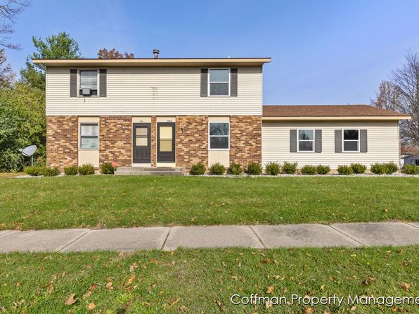 2511-2513 Ridgefield Dr NE