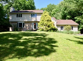 5107 Weiss Farm Rd, East Stroudsburg, PA 18301