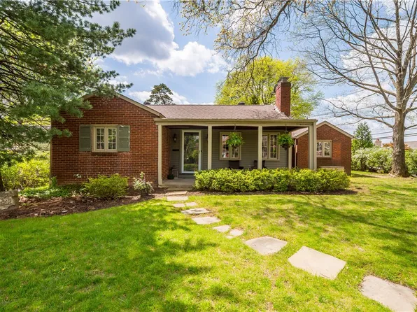 25 Arla Dr, Pittsburgh, PA 15220