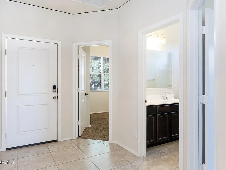 1075 W Avalon Canyon Dr — Photo 2