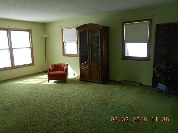 5th image of 646 14th St SE