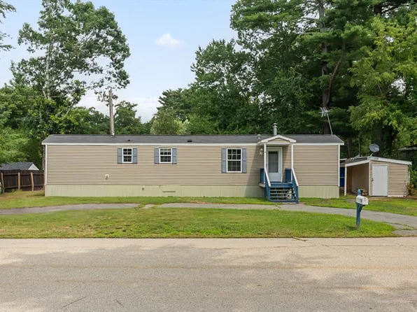 11 Humes St, Webster, MA 01570
