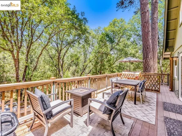 19560 Grizzly Cir, Groveland, CA 95321