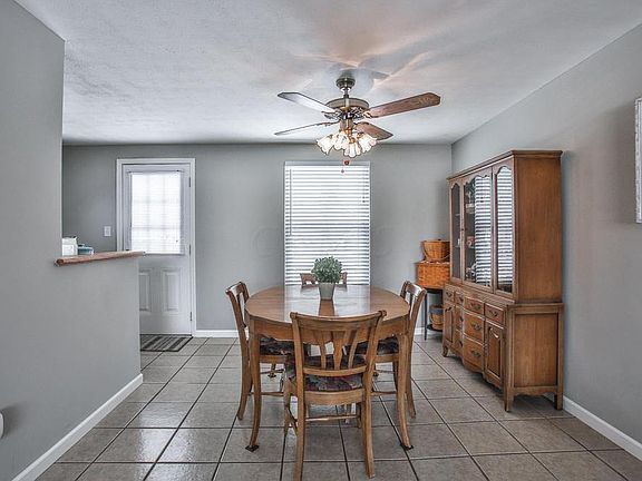 4th image of 2444 Amethyst Ln