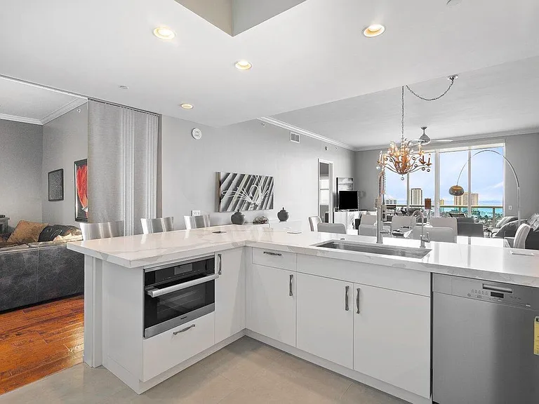 2640 Lake Shore Dr #2609 — Photo 10