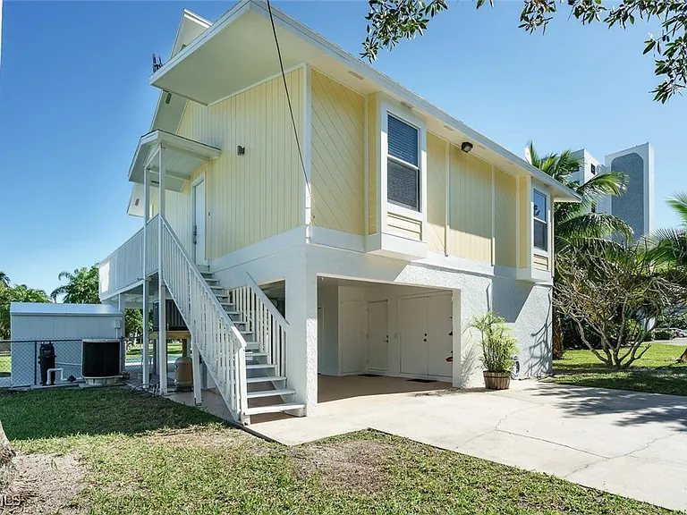 140 Estrellita Dr — Photo 11