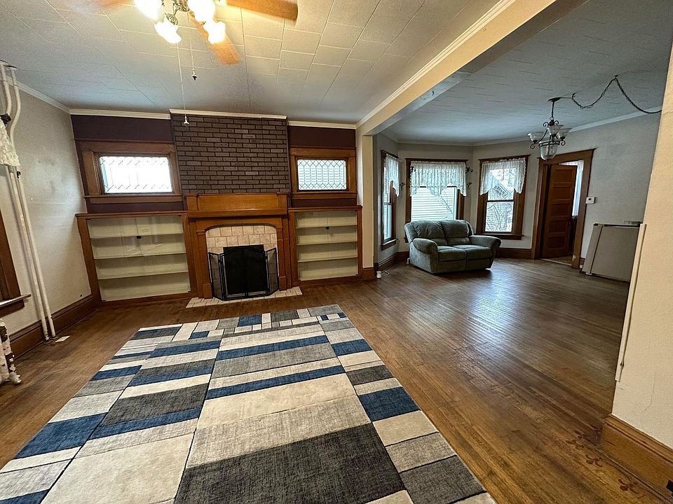 119 3rd Ave E, Cresco, IA 52136 MLS 20230015 Zillow