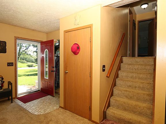 3rd image of 22883 Lincoln Ct