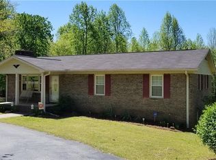 22 Boggs Dr, Liberty, SC 29657