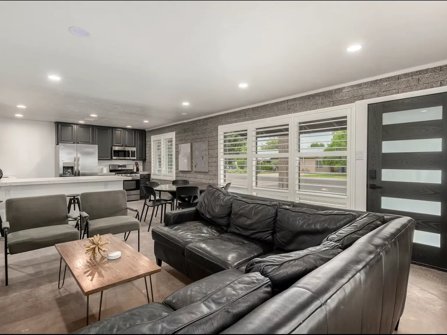 3 bed, 1686 sqft, $2,700 — Photo 2