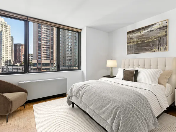 62 West 62nd Street image 6 of 9