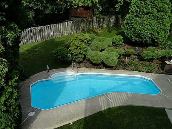 3rd image of 313 Jo Ann Dr
