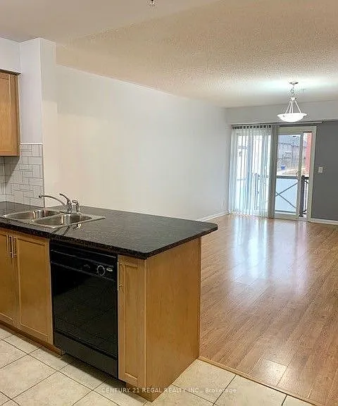 60 Mendelssohn St #112 — Photo 3
