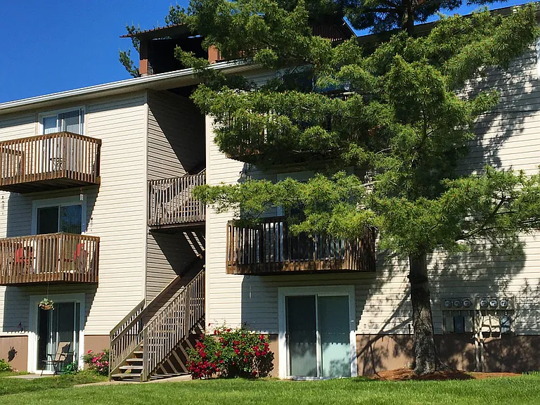Oakwood Apartments — Photo 5