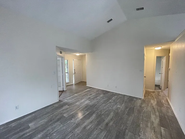 9415 Rutherglen Dr — Photo 10