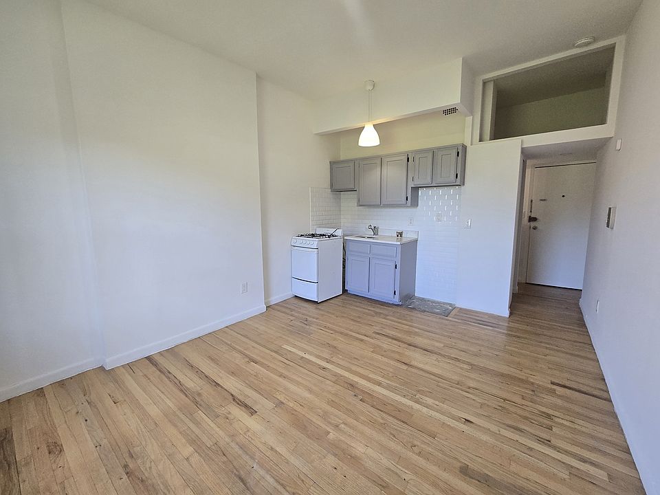 2nd image of 2335 1st Ave APT 5A