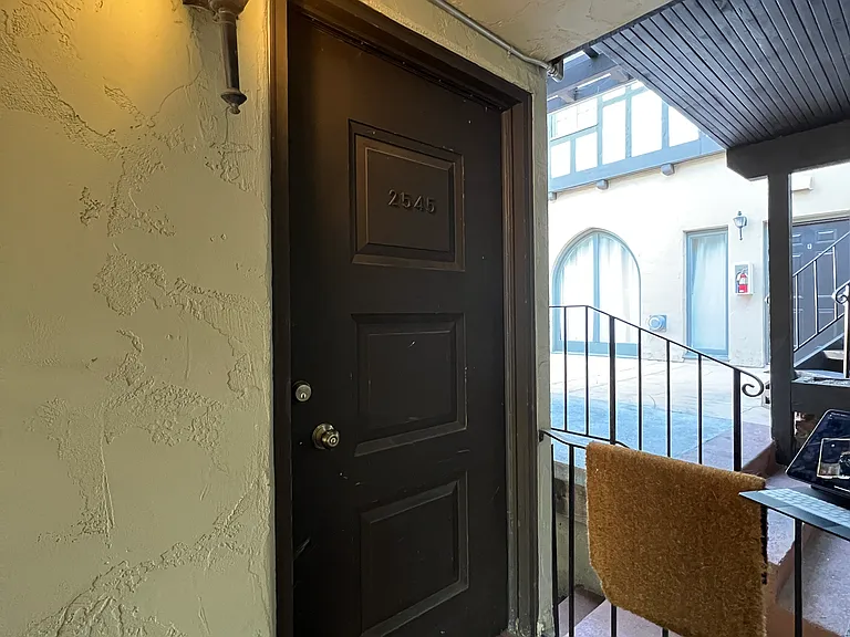 2541-2569 Le Conte Ave — Photo 17