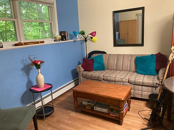 4th image of 447 S Ohioville Rd #2
