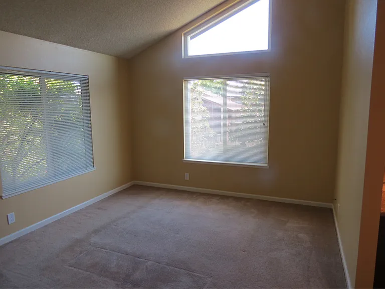 2993B Woodgate Ct — Photo 8