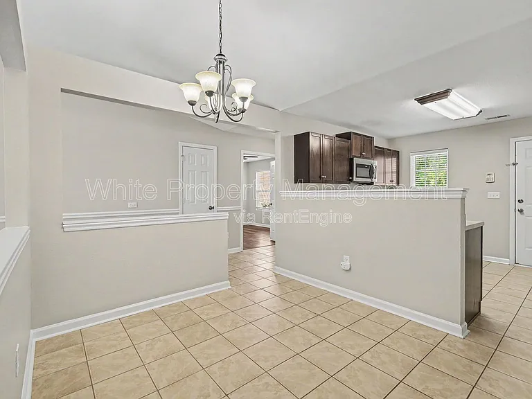1820 Meadow Crossing Dr — Photo 8