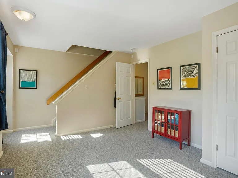 37 Rampart Dr — Photo 18