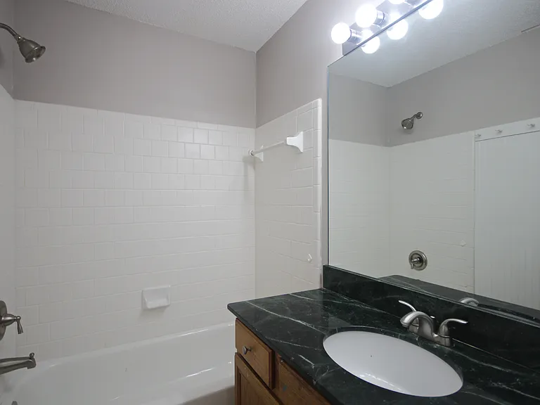 401 Bottesford Dr NW — Photo 31