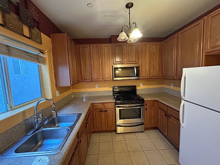 8800 Etiwanda Ave #8 — Photo 7