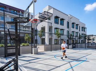 SMB Hollywood, Los Angeles, CA 90038