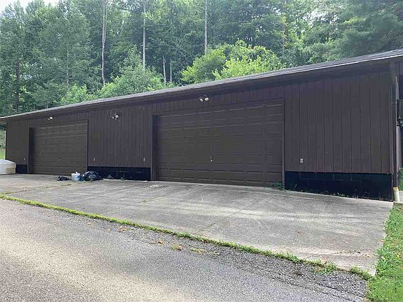 3rd image of 628 Newberry Holw
