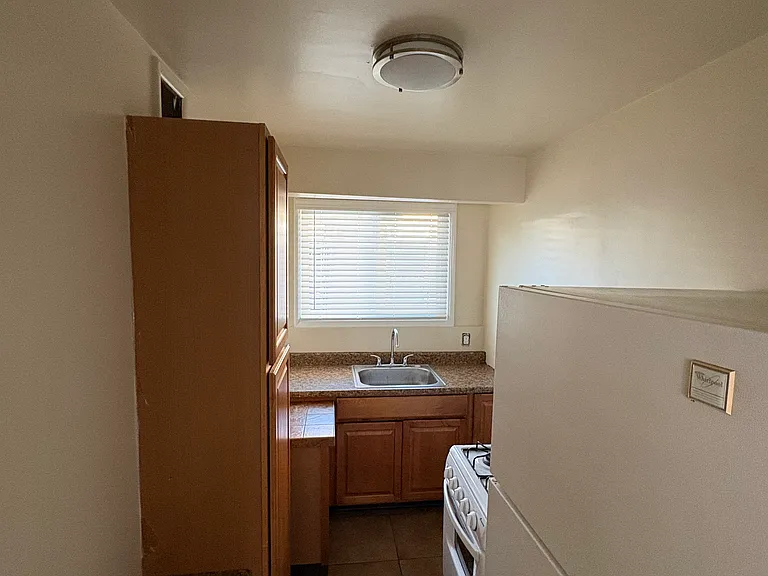 1112 S Atlantic Blvd — Photo 8