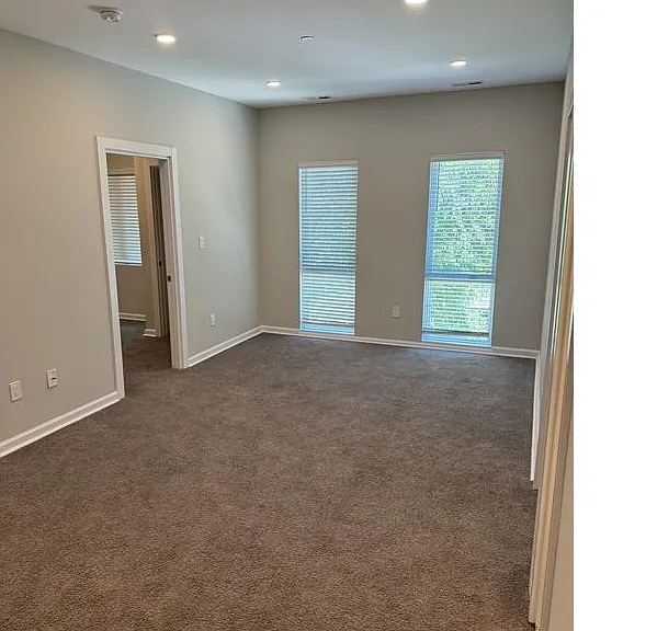 2622 University Pl NW #204 — Photo 15