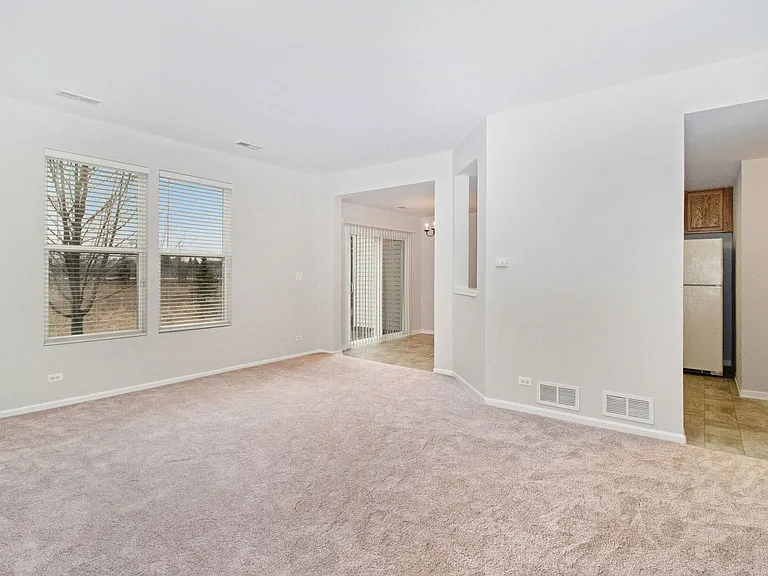 409 Metropolitan St — Photo 3