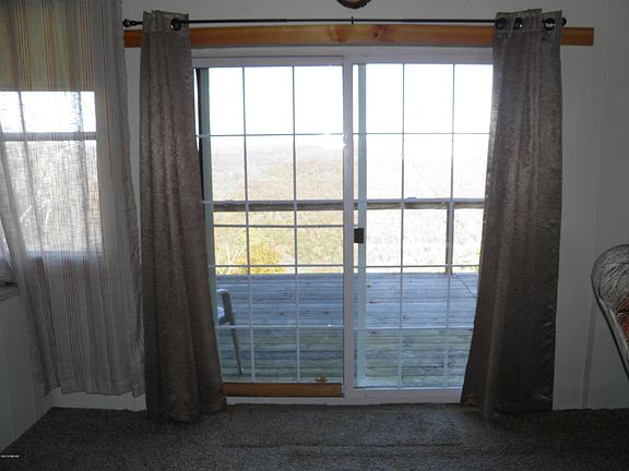 3rd image of 50 W Hall Ln