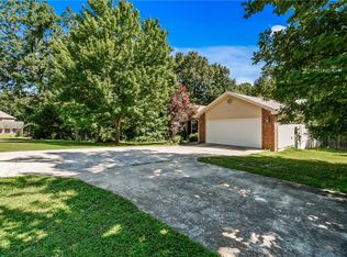 48 Sherlock Dr, Bentonville, AR 72715