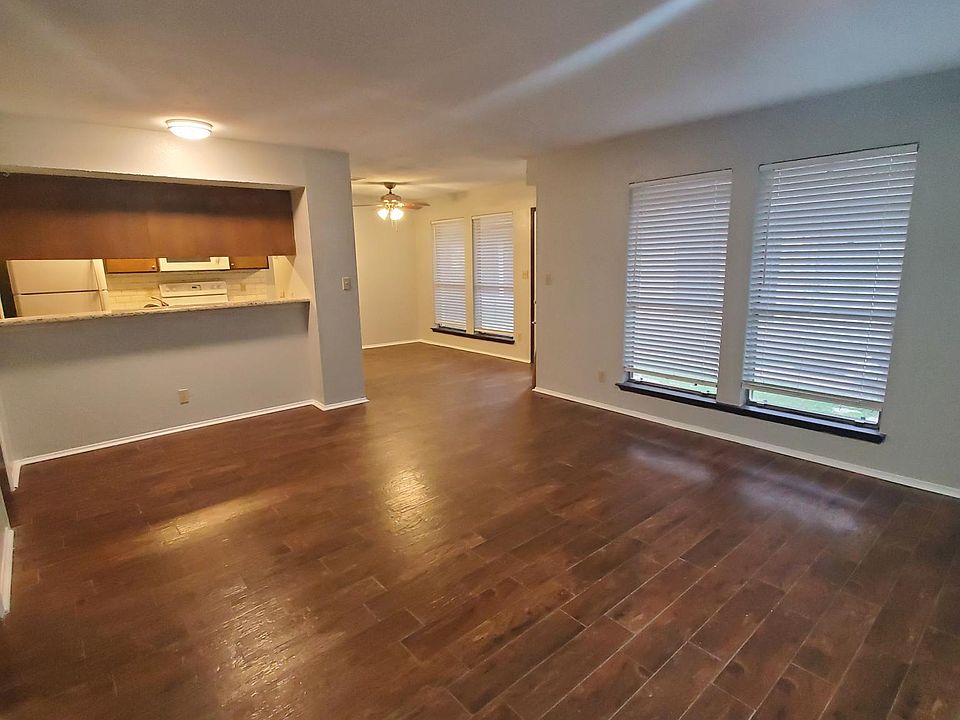 Living/Diniing Rooms
