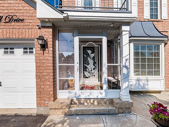 2nd image of 18 Sugarhill Dr
