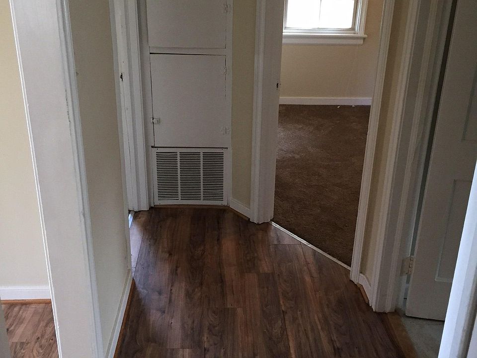 2nd image of 1123 E 15th St