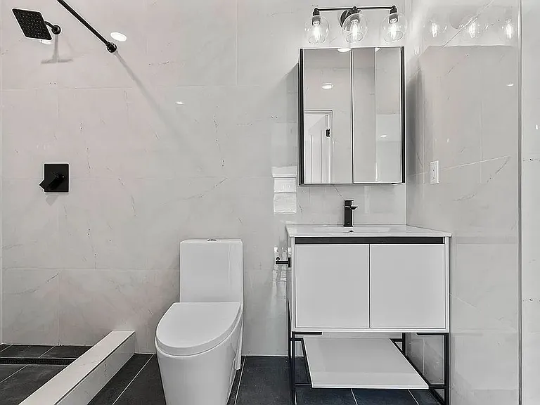 55 Atunxis Ave #29 — Photo 2