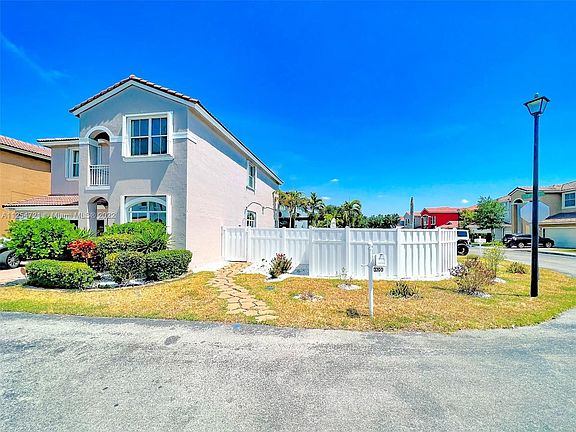3rd image of 3709 SW 51st St #3709