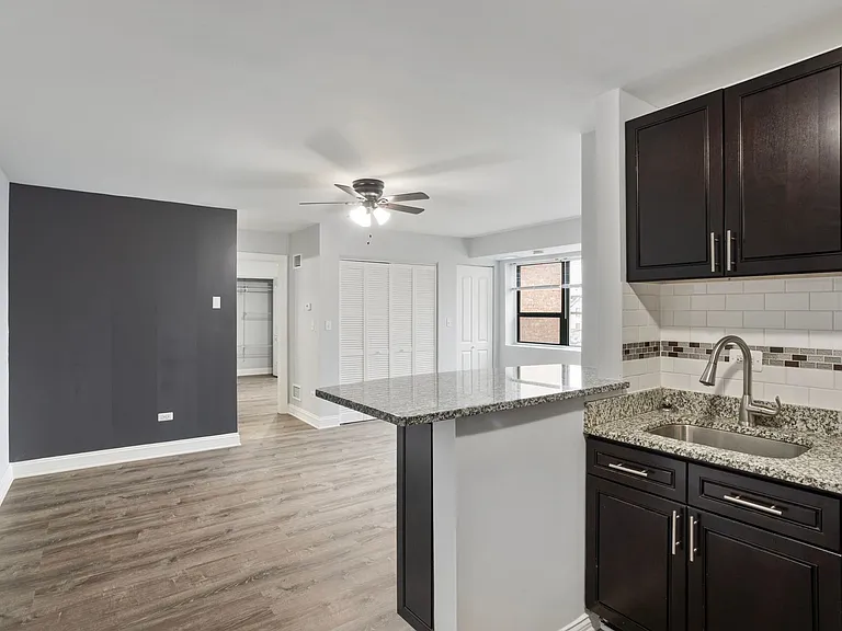 7616 N Marshfield Ave — Photo 40