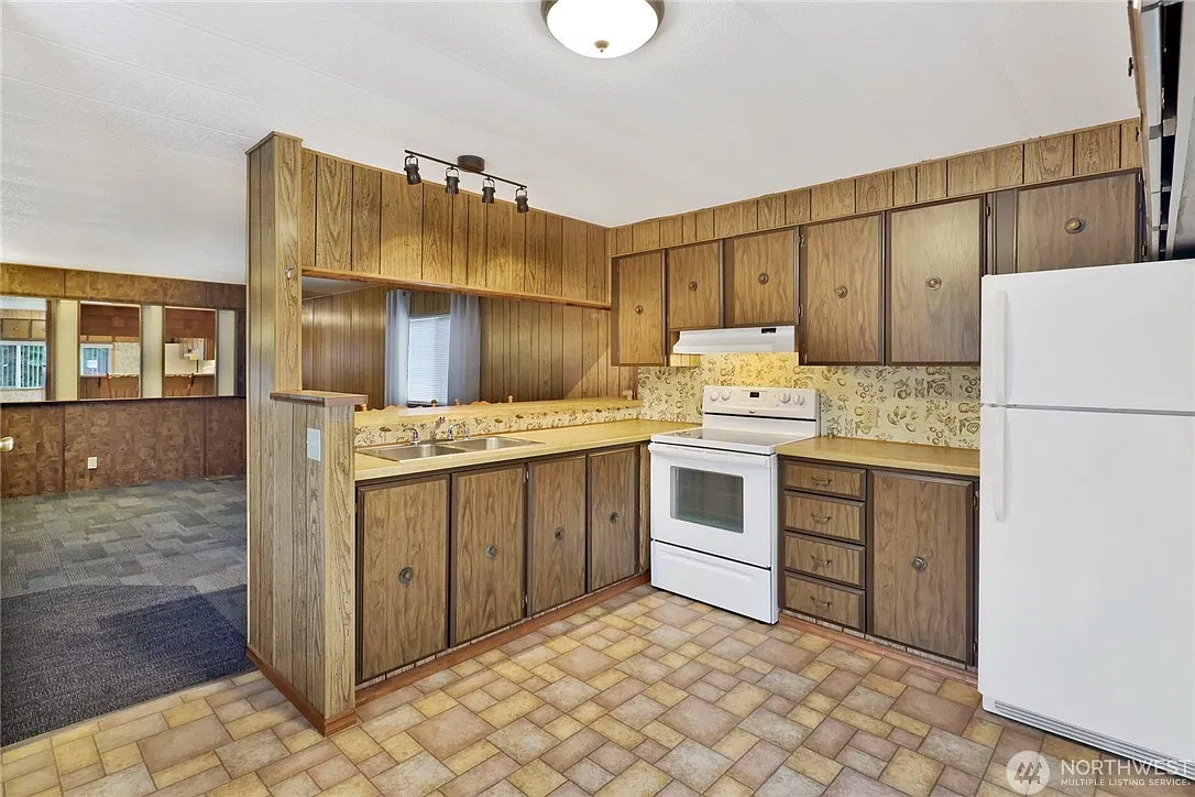 Nicely Kept 2bed, 1 bath — Photo 2