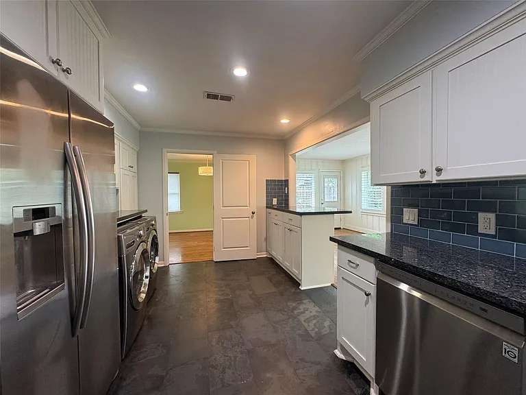 4022 Drummond St — Photo 4