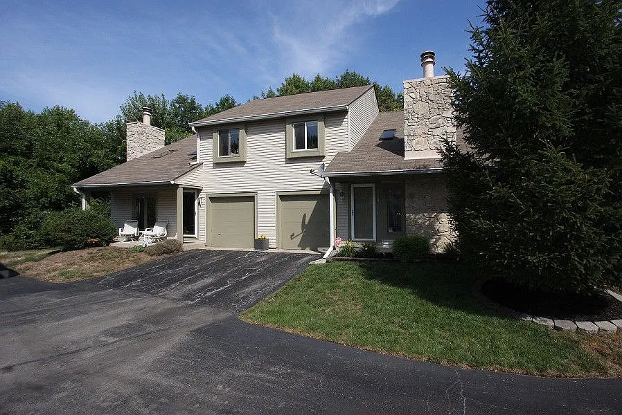2564 Spring Hill Ct photo 1