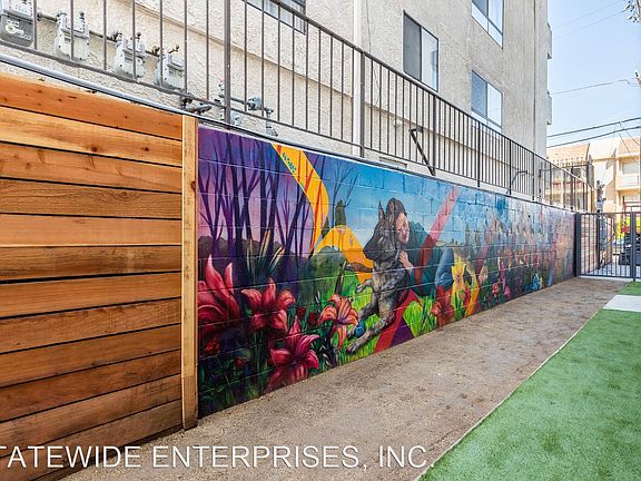 5th image of 11262 Otsego St #405