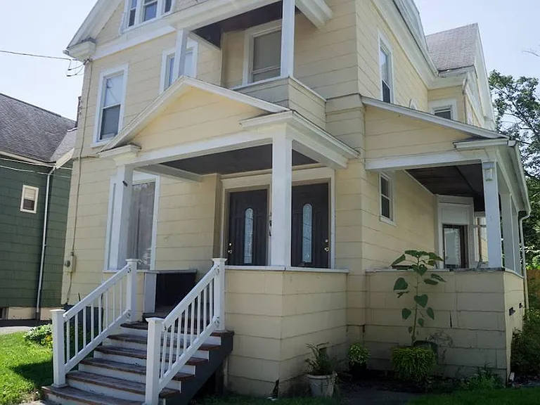 17 Edwards St — Photo 3