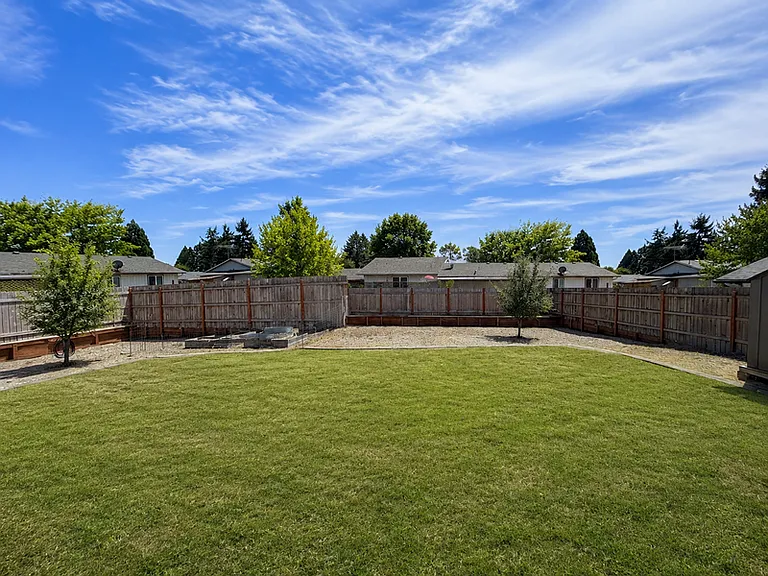410 Crona St — Photo 21