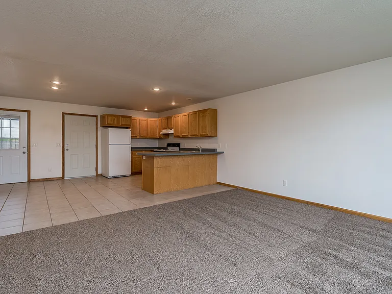 637 S Aspen Ct — Photo 5